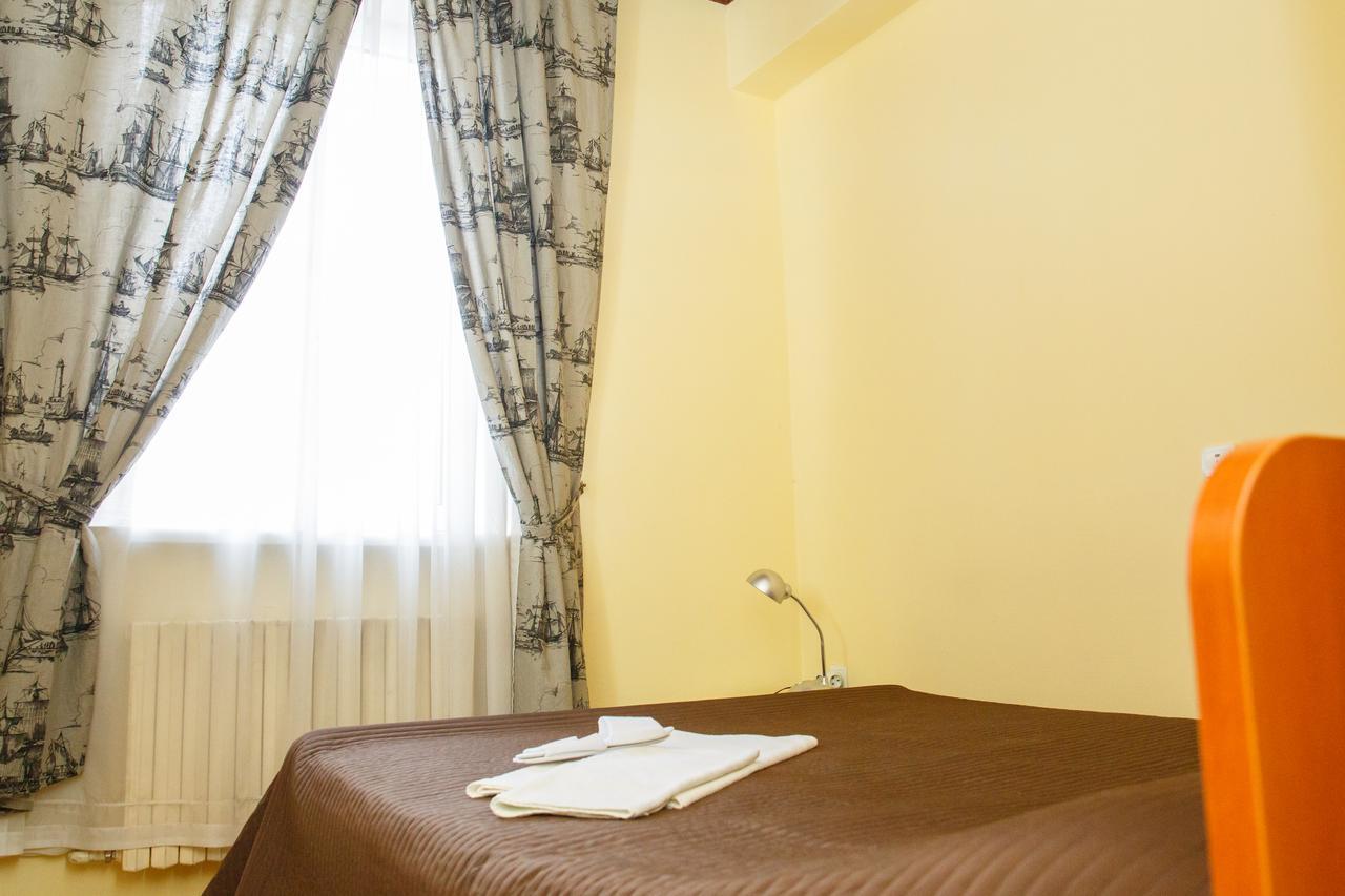 Mini Hotel Venezia Atyraū Exterior foto